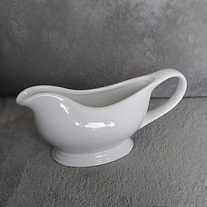 Gravy boat
